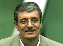 تهدید نظامی علیه ایران نوعی خودزنی از سوي آمریکاست