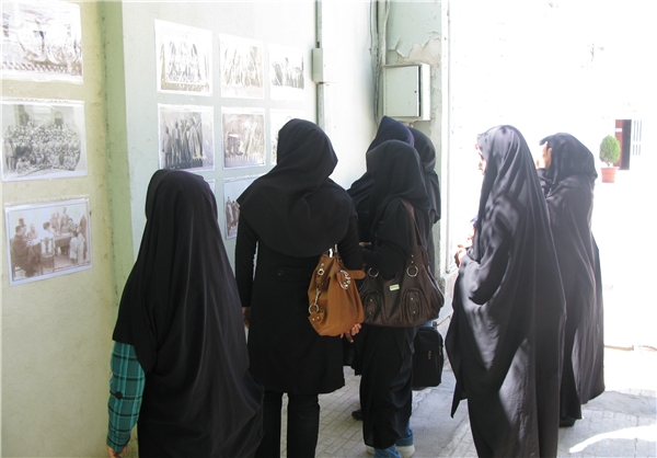 نمایشگاه اسناد کرمان گشایش یافت
