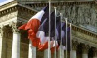 تشديد تدابير امنيتي در فرانسه در پی تهديدات القاعده