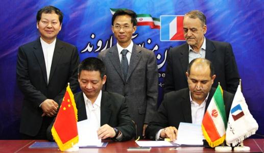 قرارداد احداث یک مجتمع صنعتی بین سفیر چین و سازمان منطقه آزاد اروند امضا شد