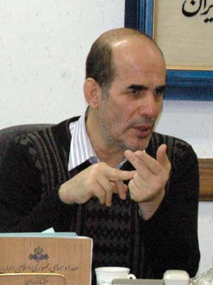 نقد غیر منصفانه دولت ،حرکت در زمین دشمن