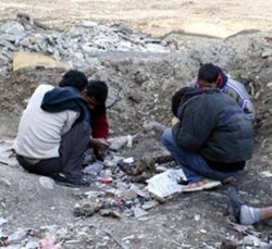 معتادین بی بضاعت با مشکل کمبود مالی مواجه هستند