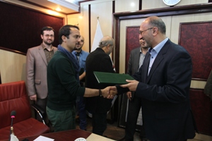 تجلیل دبیرخانه شورای عالی امور ایرانیان خارج از کشور از عوامل سریال "پایتخت ۲"