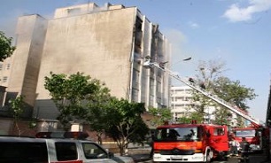اتصال نادرست سیم برق به رایانه یک دفتر را به آتش کشید