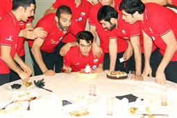 تولد 22 سالگی امیر غفور / نبود مترجم و اعتراض نماینده  FIVB