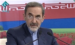 علی‌اکبر ولایتی در مسجد سید با مردم اصفهان دیدار می‌کند