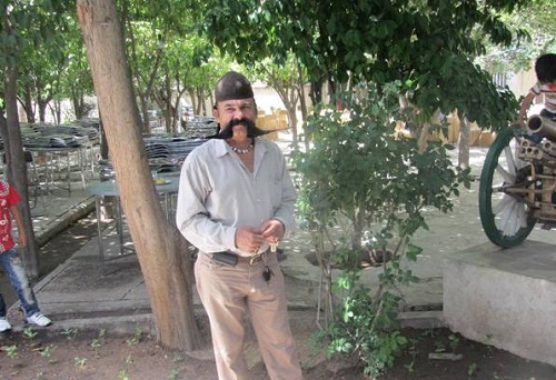 سبیل مرد گناوه ای+عکس