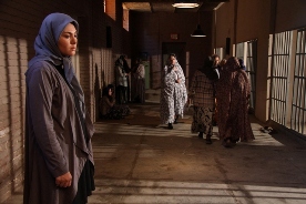 آي فيلم خراش برمي دارد