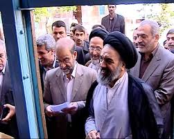 بازدید استاندار و نماينده ولي فقيه در كردستان از شعبات اخذ رای