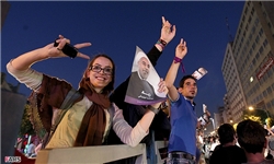 طرفداران رئیس جمهور منتخب در کاشان جشن گرفتند