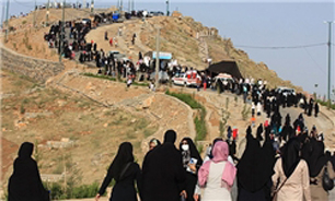 برگزاری همایش پیاده‌روی خانوادگی در قوچان به مناسبت نیمه شعبان