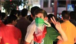 جشن و شادي زنجانيها در پي صعود تیم فوتبال ایران به جام جهانی
