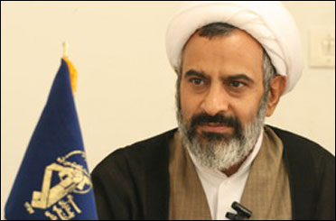 احمدی‌نژاد در انتخابات سه بار از رهبر انقلاب درخواست حکم حکومتی کرد