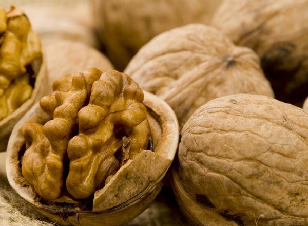 گردو از ابتلا به بیماری دیابت نوع 2 پیشگیری می کند