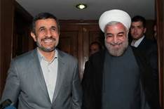 سفر دو رئیس جمهور به قم/ روحانی وارد قم شد/ احمدی نژاد بعد از ظهر می آید