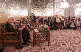 آيت‌الله هاشمي رفسنجانی: با زنده نگه داشتن امید و اقدامات صحیح خوشحالی مردم را تداوم بخشیم