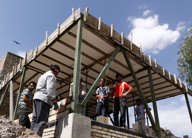 مسکن تحويلي به زلزله‌زدگان ارسباران صرفا اسکلت و چارچوب است/ دولت پاسخگو نيست