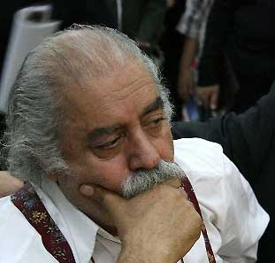 گپی خواندنی با بهزاد فراهاني؛ سينـماي ما، بازي عـروسك‌ها است