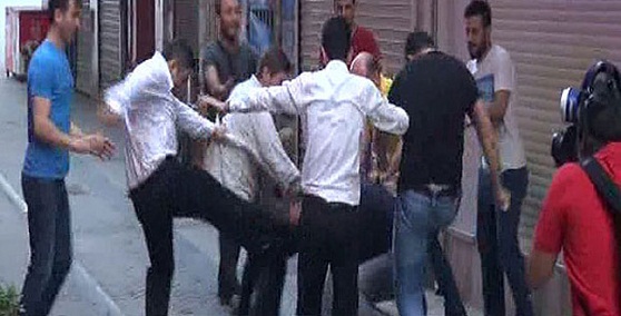خستگی مغازه داران میدان تقسیم +عکس