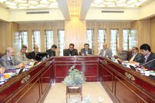 بستن آب زاینده رود در شرایط کنونی به کشاورزان شرق اصفهان خسارت وارد می کند