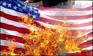 پرچم آمریکا در پایتخت آرژانتین به آتش کشیده شد