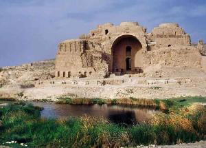 كاخ فيروزآباد نخستين بناي طاق و گنبددار عهد ساساني