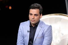 "احسان علیخانی" دل کودکی را شاد کرد/ کودکی که حکم آزادی پدرش را خواند