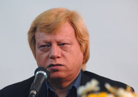 محمد بهشتی به رادیو نمایش می آید