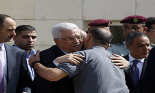 آزادي 26 اسير فلسطيني درميان استقبال محمود عباس و مردم غزه+ تصاوير