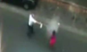 اوج برخورد خشونت آميز پليس فرانسه با زن رنگين پوست + فیلم
