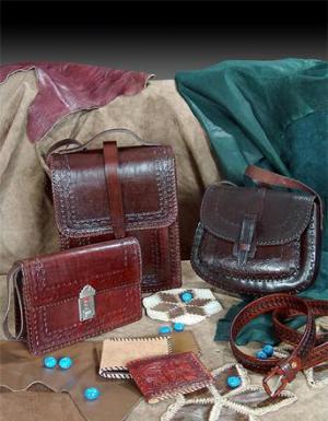 رقابت هنرجویان صنایع دستی در رشته سراجی سنتی در شیراز