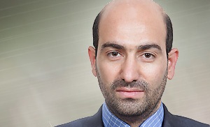 براي ممانعت از تصدی پست‌های دولتي توسط افراد "دوتابعيتي" خلأ قانوني وجود دارد