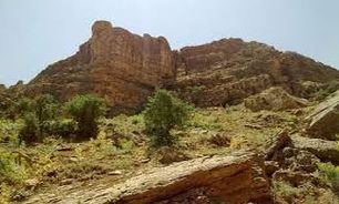 تخریب قلعه ازوپ تپه در چایپاره
