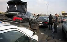 در برخورد چند دستگاه خودرو در اتوبان قم ـ تهران17 نفر مجروح شدند