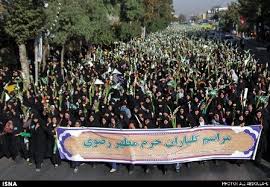 20 هزار خادم پنجره فولاد حرم رضوي را گلباران كردند