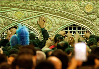 جوان لهستانی در حرم رضوی به دین مبین اسلام مشرف شد
