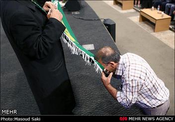 دمی با زائران شیدایی رضوی/ ترویج فرهنگ زیارت از دور