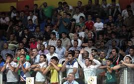 هواداران تيم ملي كشتي و استقلال تهران در شهركرد شادماني كردند