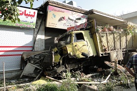 بی احتیاطی راننده  کامیون موجب مرگ سه نفر در رودهن شد