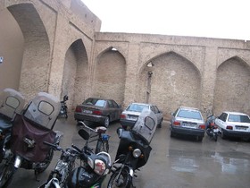 خرابه‌های بافت قدیم یزد پارکینگ می‌شوند