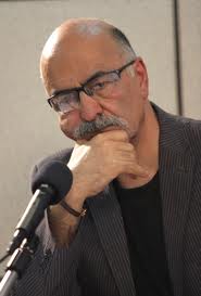 نشان «گوته» بر سینه «محمود حسینی‌زاد»
