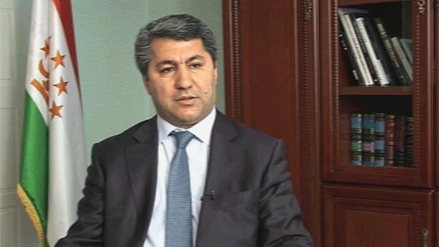 "کبیری": زن تاجیک نباید فقط خیابان‌ها را جارو بکشد