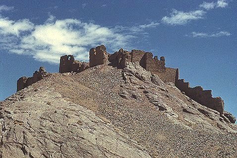 سفری خاطره انگیز به قلعه شمیران +عکس