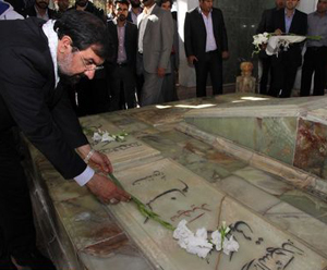 رونمایی از یادمان شهدای گمنام شهر سامان