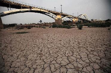 تشکیل زنجیره انسانی دیگری برای حفاظت از کارون/ حمایت ابتکار و استاندار از حساسیت زیست محیطی مردم