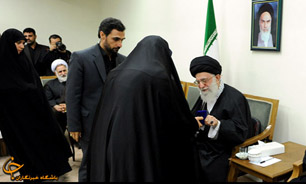 دیدار بانوی كرمانشاهی قهرمان ووشو با رهبر انقلاب + فیلم