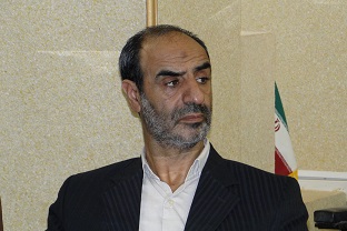 جنگ تحمیلی دفاعی برابرابرقدرت های شرق وغرب بود