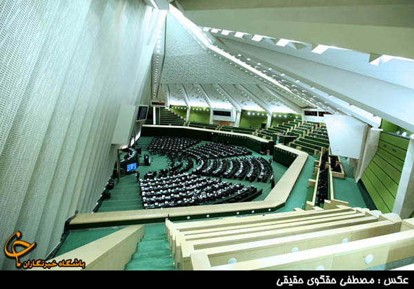 از تکمیل کابینه دولت "تدبیر و امید" تا کشیده شدن پای مجری 90 به مجلس