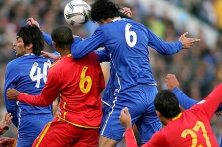 استارت قهرماني استقلال يا استحکام صدرنشيني فولاد؟/ ترکیب آبی پوشان مقابل صدر نشین