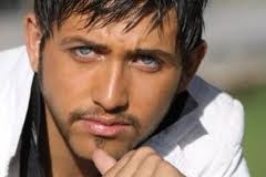 ميان اين همه ستاره‌ي سينما من هم ديده شدم